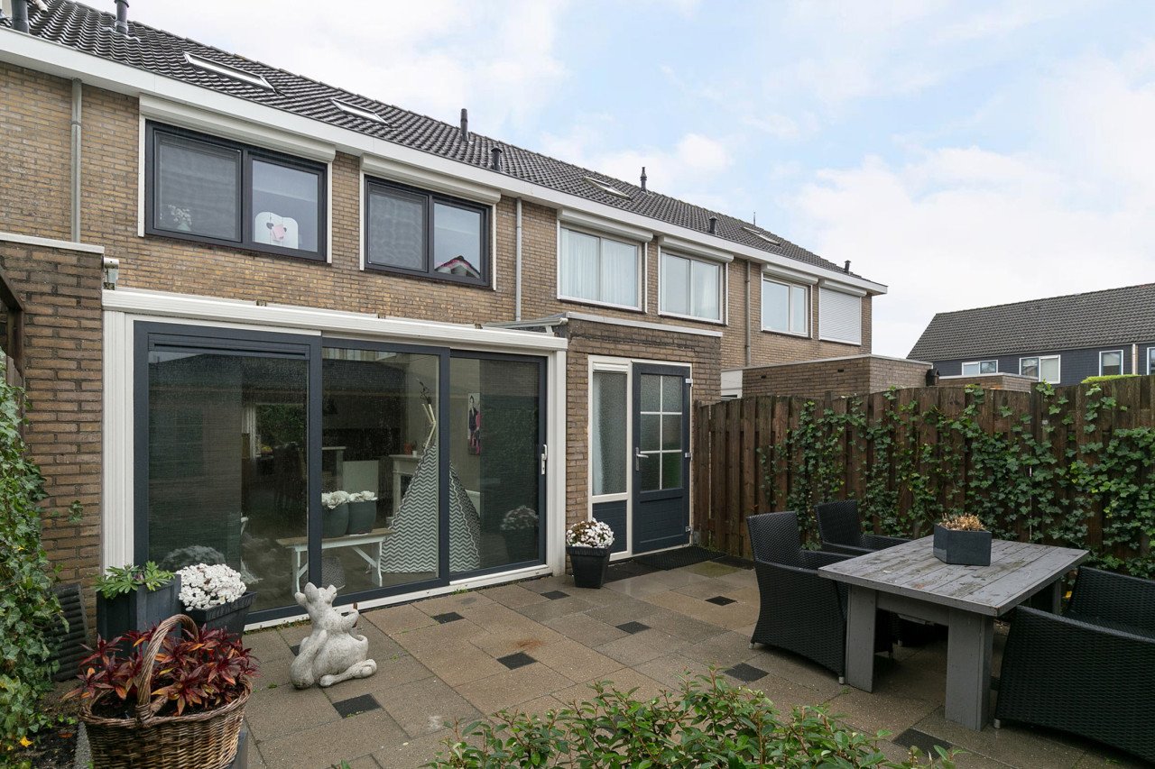 TE HUUR Zeer ruime ééngezinswoning in 's-Gravenpolder