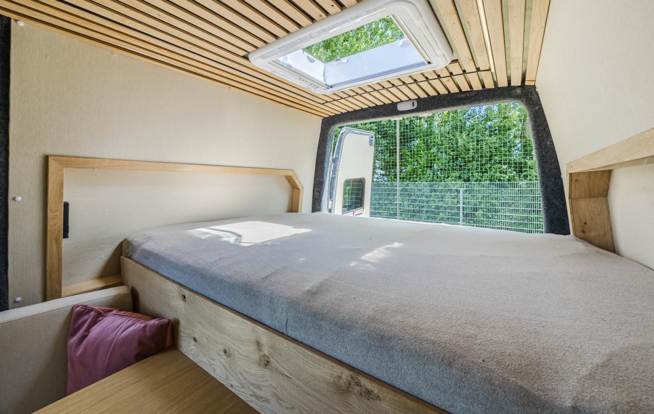 Unieke VW Crafter L2H2, Breedte bed, off-grid voorziening