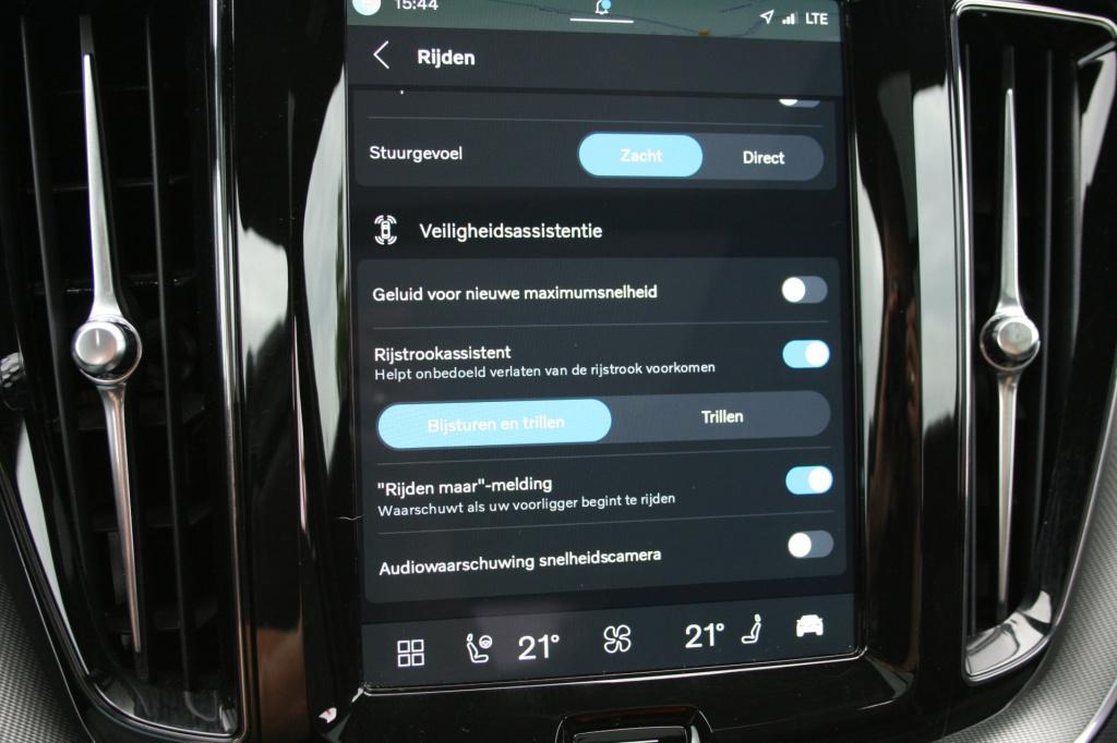 Volvo XC60 2.0 t6 plug-in hybrid awd plus black edition
