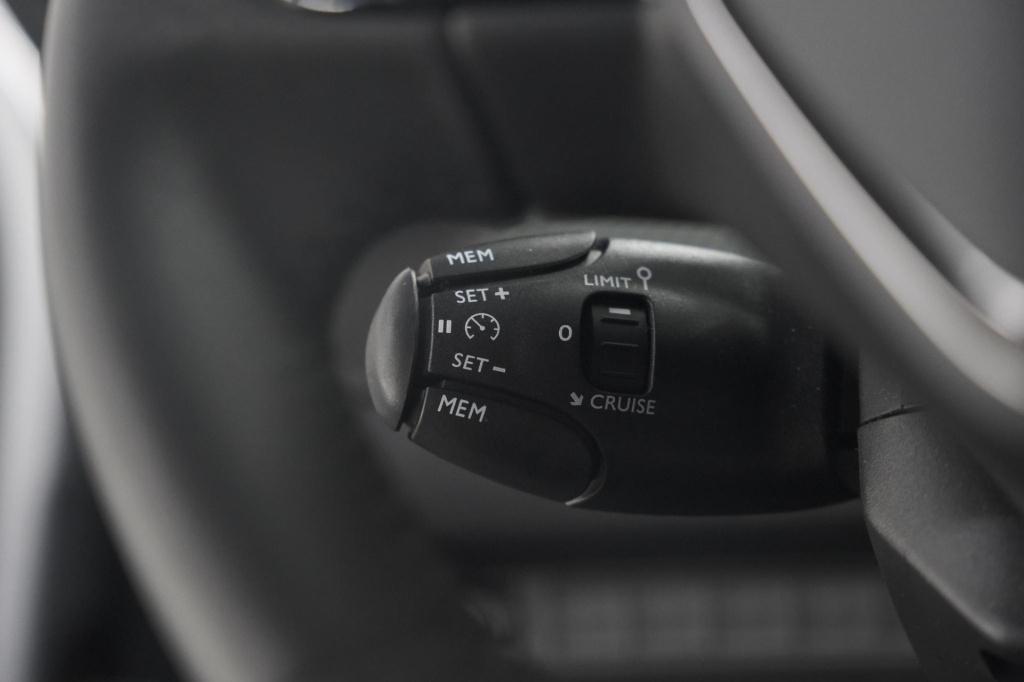 Peugeot 2008 puretech 100 allure | camera | navigatie | apple carplay | par