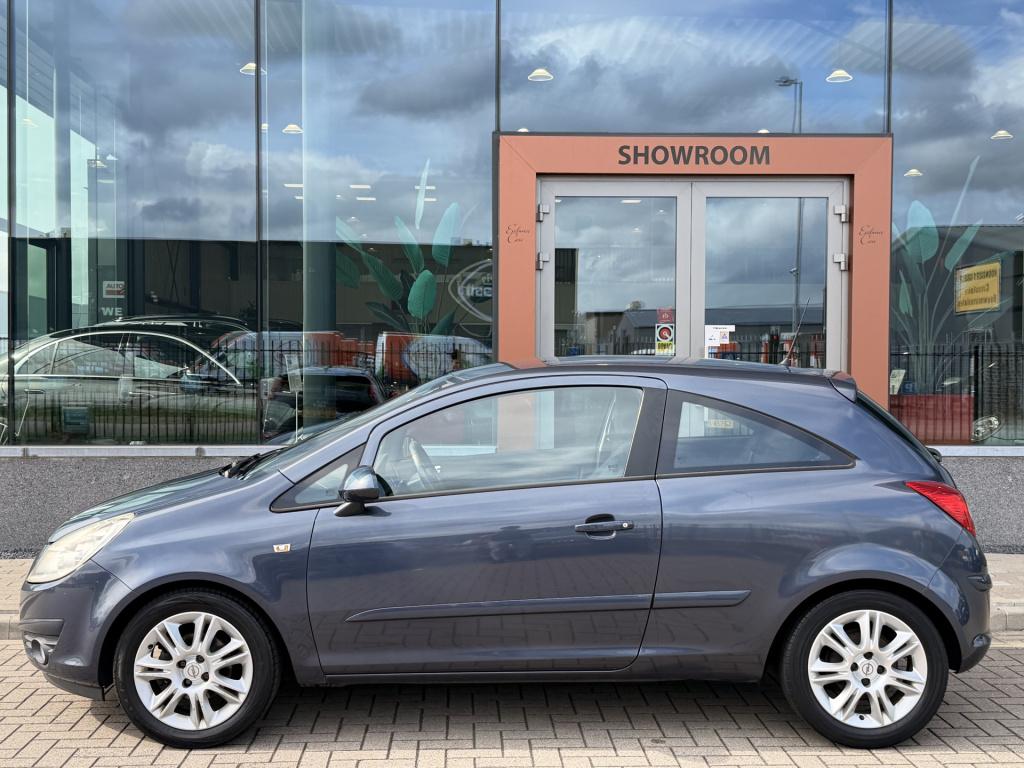 Opel Corsa 1.4-16v cosmo | radio | climate control | half leder |