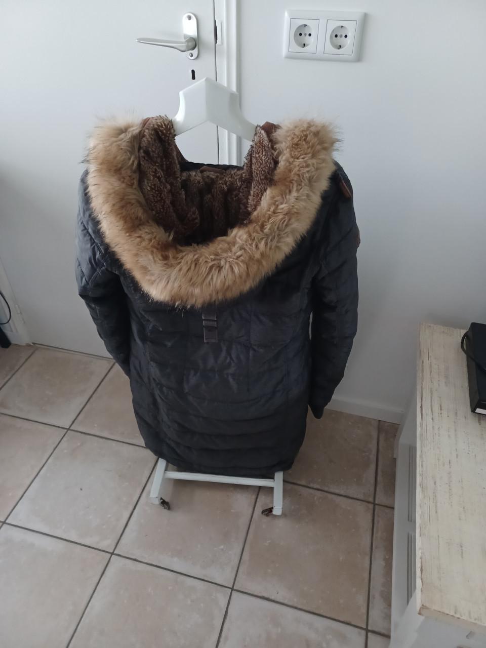 Elegante gewatteerde winterjas  Naketano met capuchon  maat XL