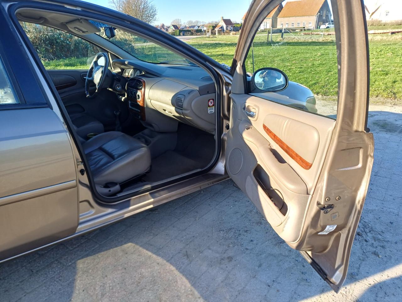 Chrysler neon 2.0 bruin