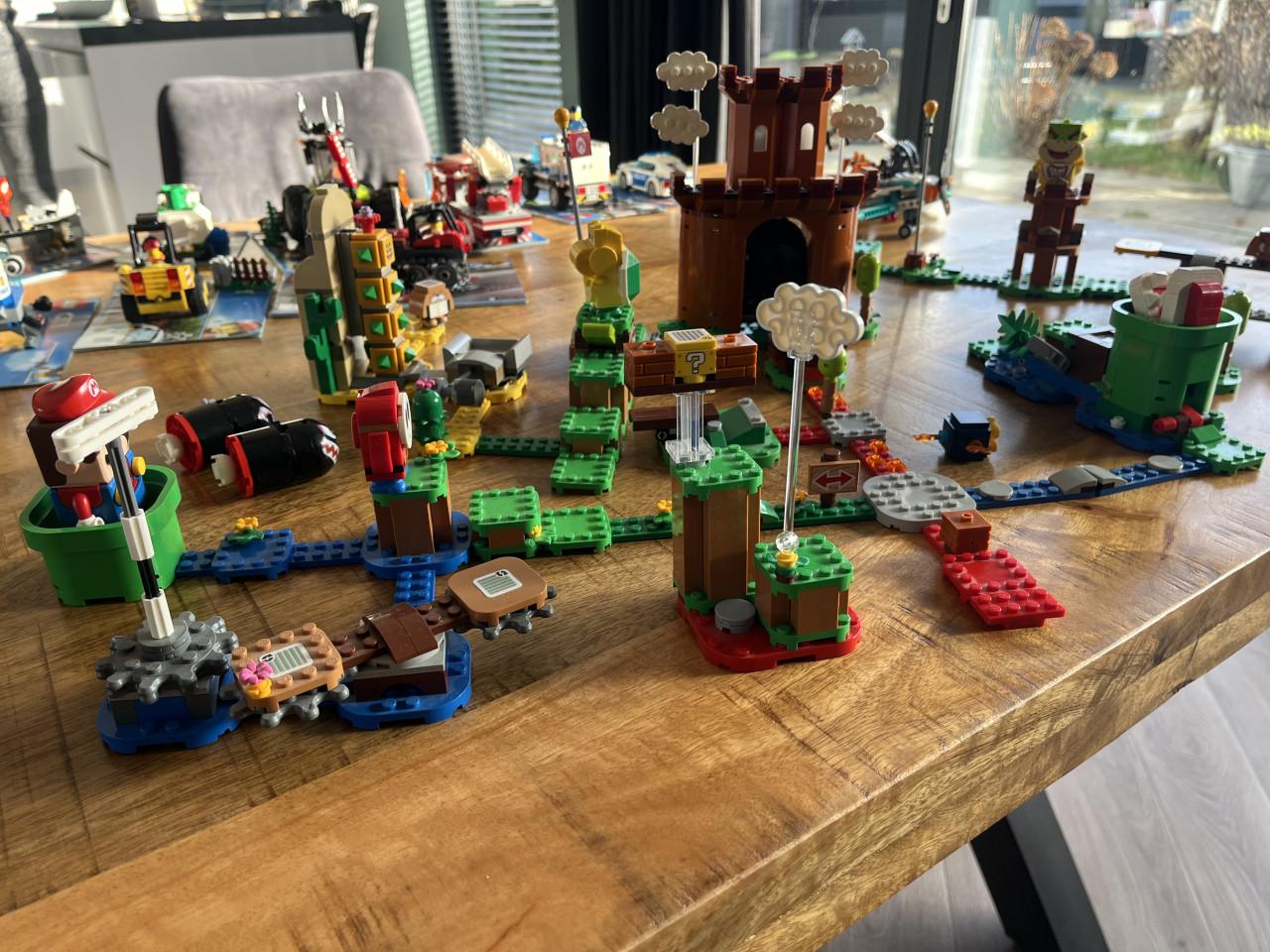 Lego Super Mario sets; 71362, 71360, 71363, 71366