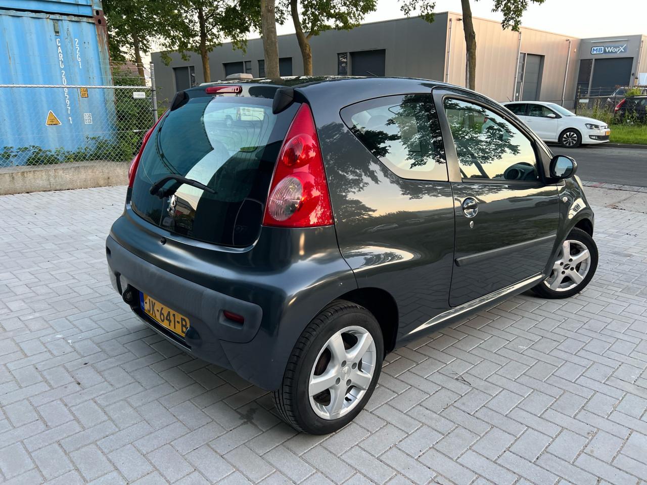 Peugeot 107- 1.0-12V XR Airco/ Scherm