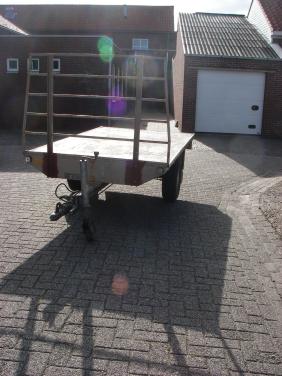 1 assige middenasaanhangwagen