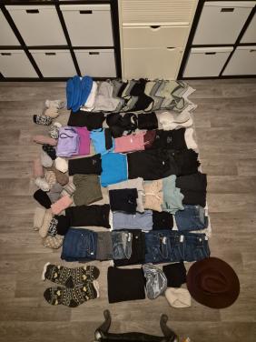 Kledingpakket vooral xs en s 83 stuks