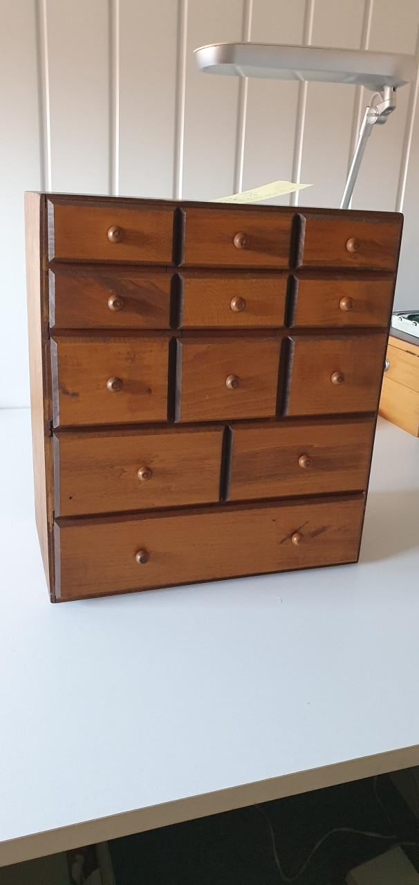 Klein houten lade kastje