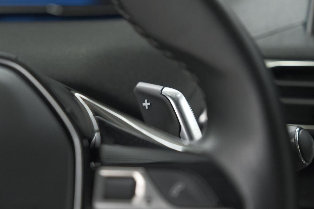 Peugeot 3008 puretech 130 eat8 blue lease premium | elektrische kofferklep 