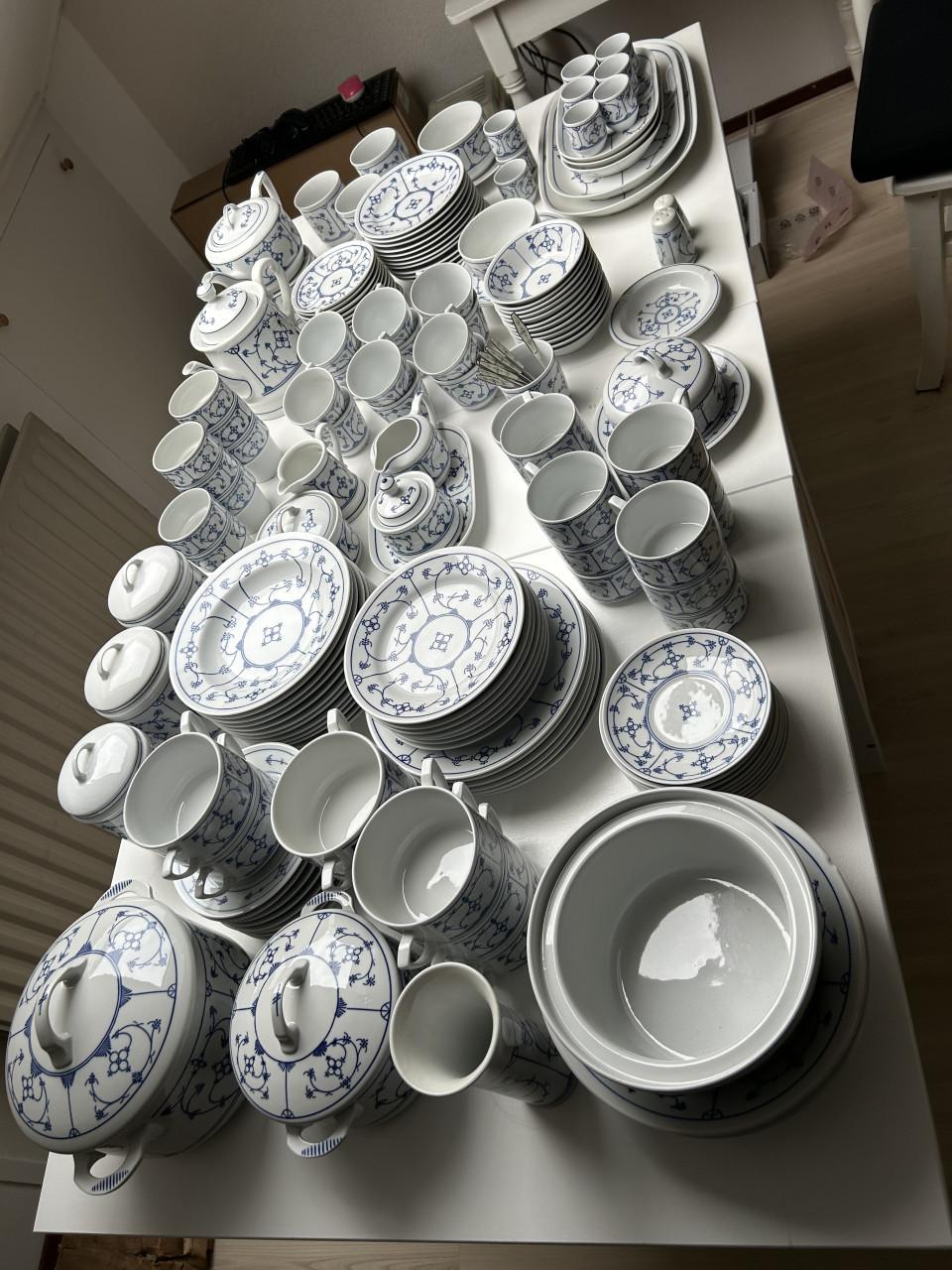 Blau-Saks Jäger servies. Porselein