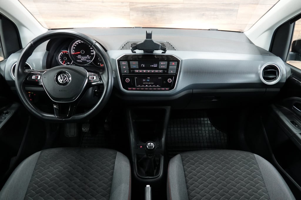 Volkswagen UP! 1.0 tsi high up! | cruise | pdc | bluetooth |