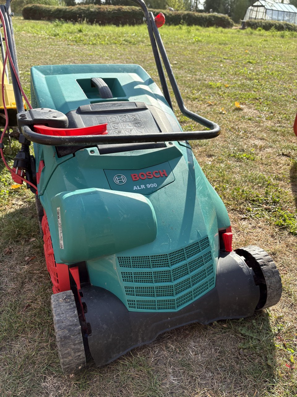 Verticuteer machine