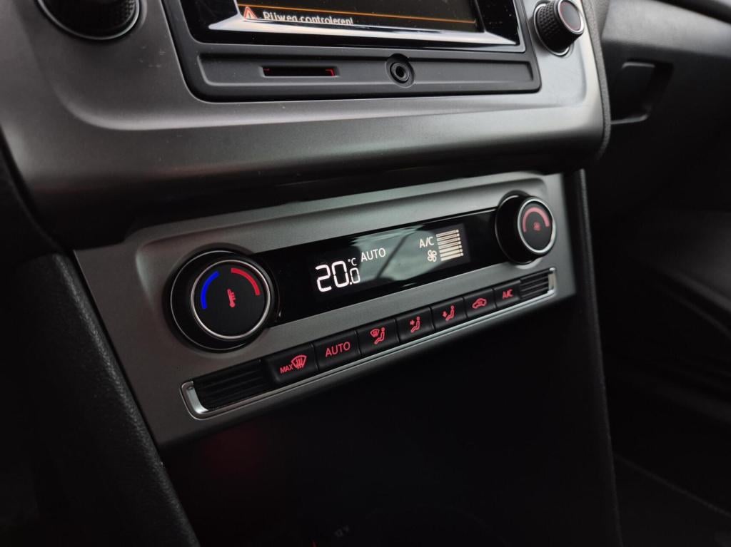 Volkswagen Polo 1.2 tsi lounge / 5- deurs / cruisecontrol / stoelverwarming