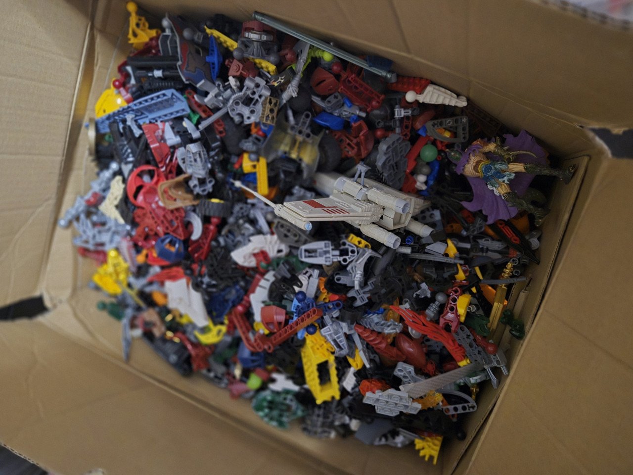 Megaveel Playmobile en Lego. Totaal ong 4 verhuisdozen vol. Ongesorteerd