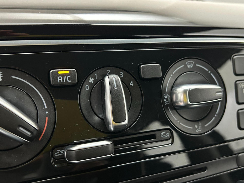 Volkswagen UP! occasion 1.0 high up! bluemotion | zwart | airco | aux | twe