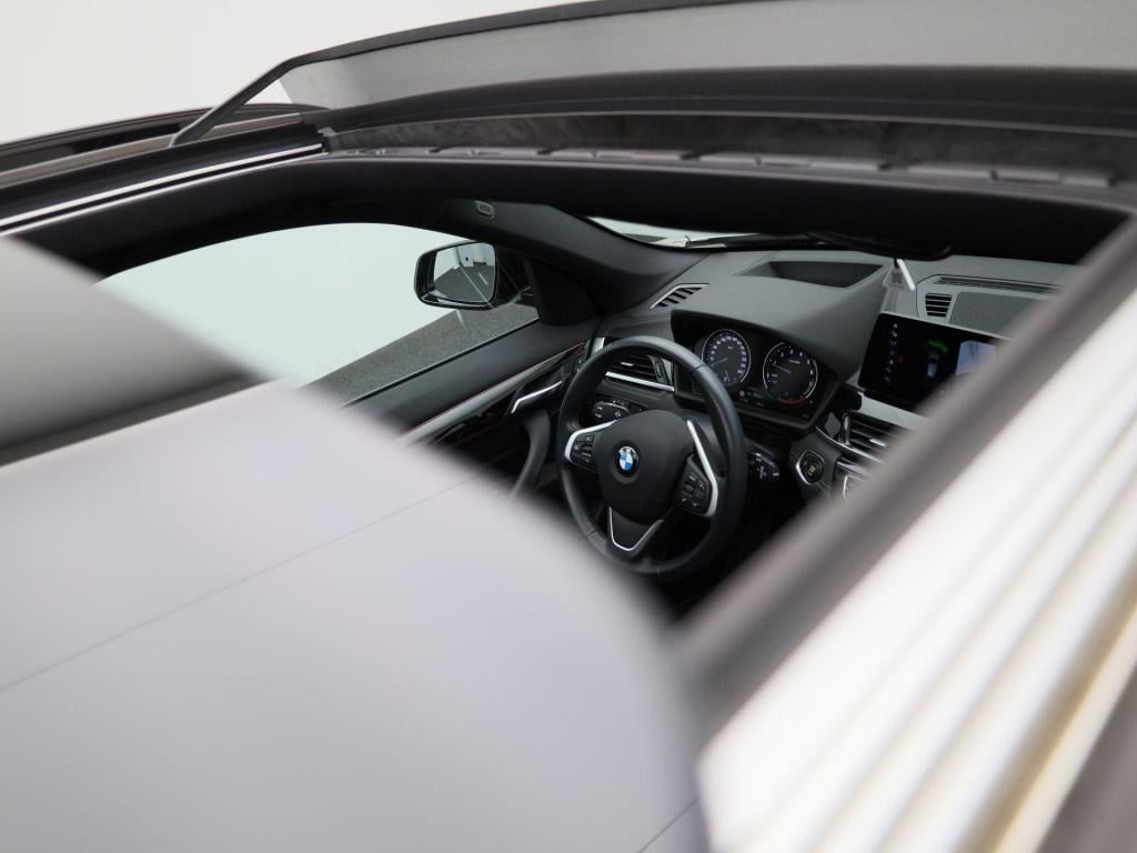 BMW X1 sdrive20i business edition plus | automaat | stoel verwarming | lede