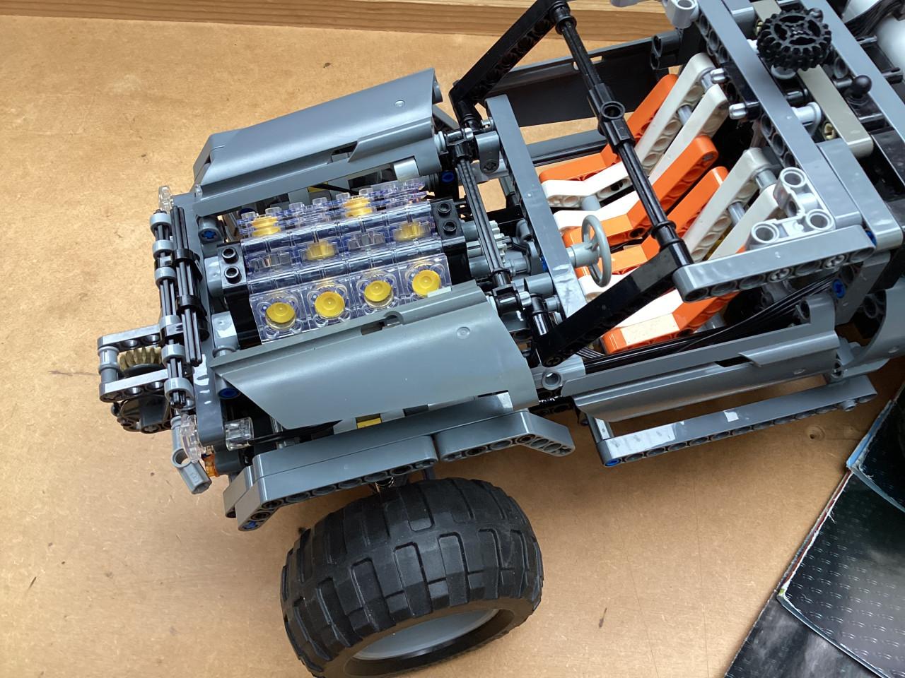 Echte Lego Technic set 8297 Off-Roader, in goede staat.