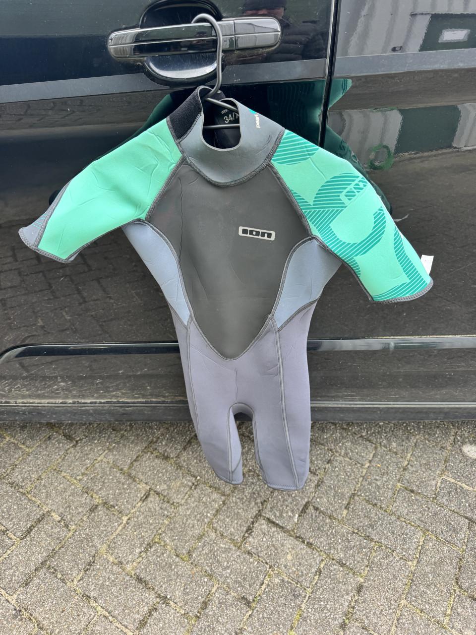 Nieuw dames/kinder surfpak