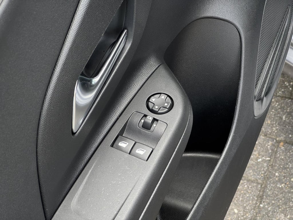 Opel Corsa 1.2 edition automaat | apple carplay/android auto | stoelverwarm