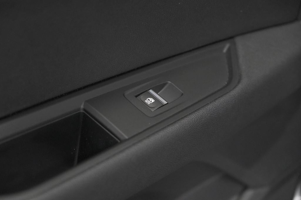 Renault Austral 1.2 e-tech full hybrid 200 techno | 360 camera | panoramada