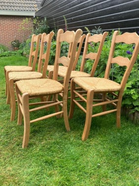 6 vintage houten stoelen met rieten zitting in keurige staat