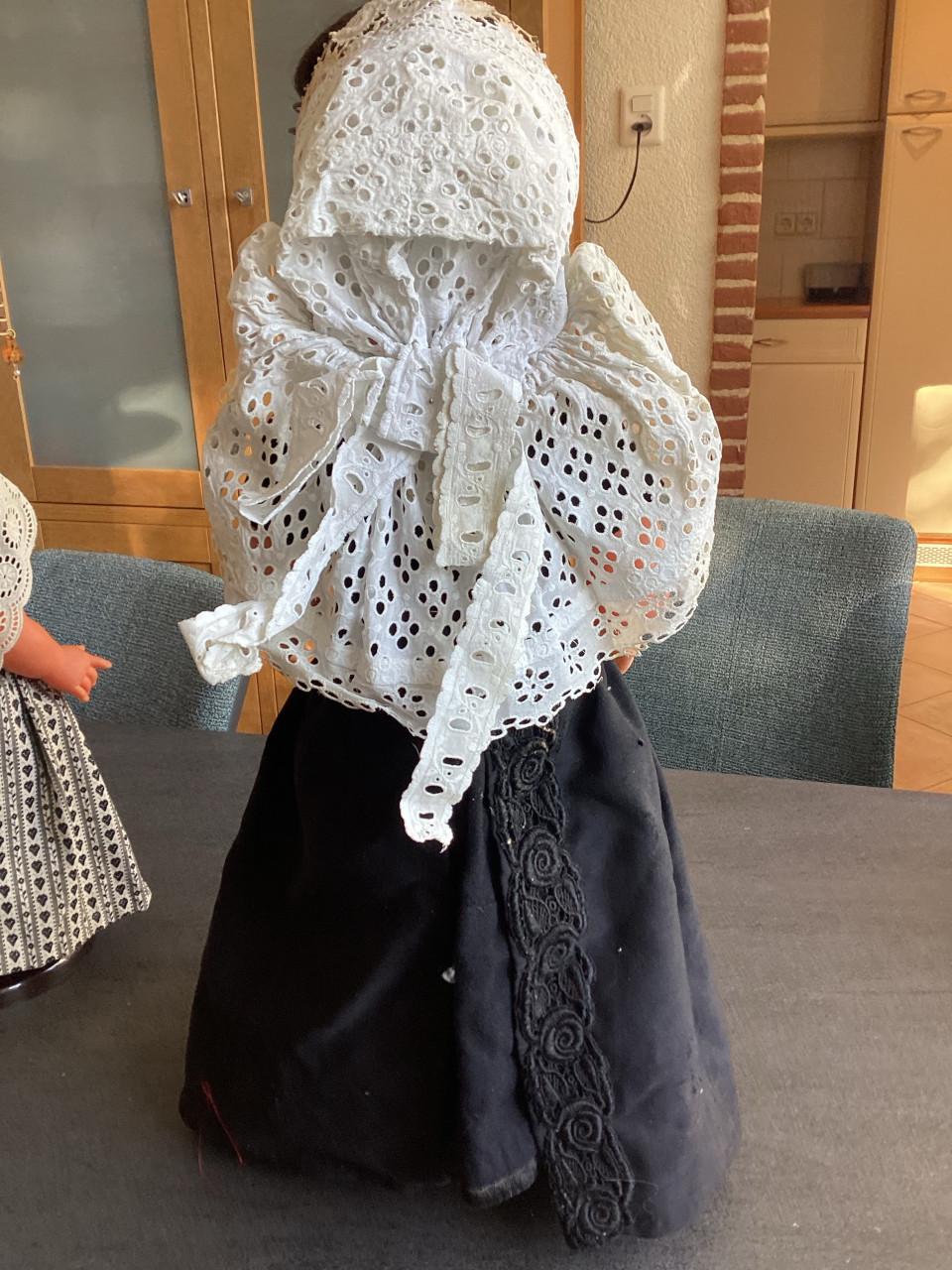 Klederdracht Poppen.