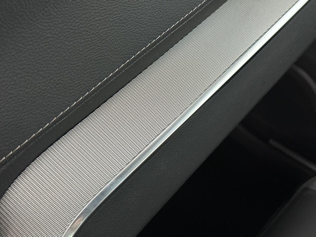 Volvo V60 t8 455pk recharge ultra dark| panodak| 360camera| stylingpack| a