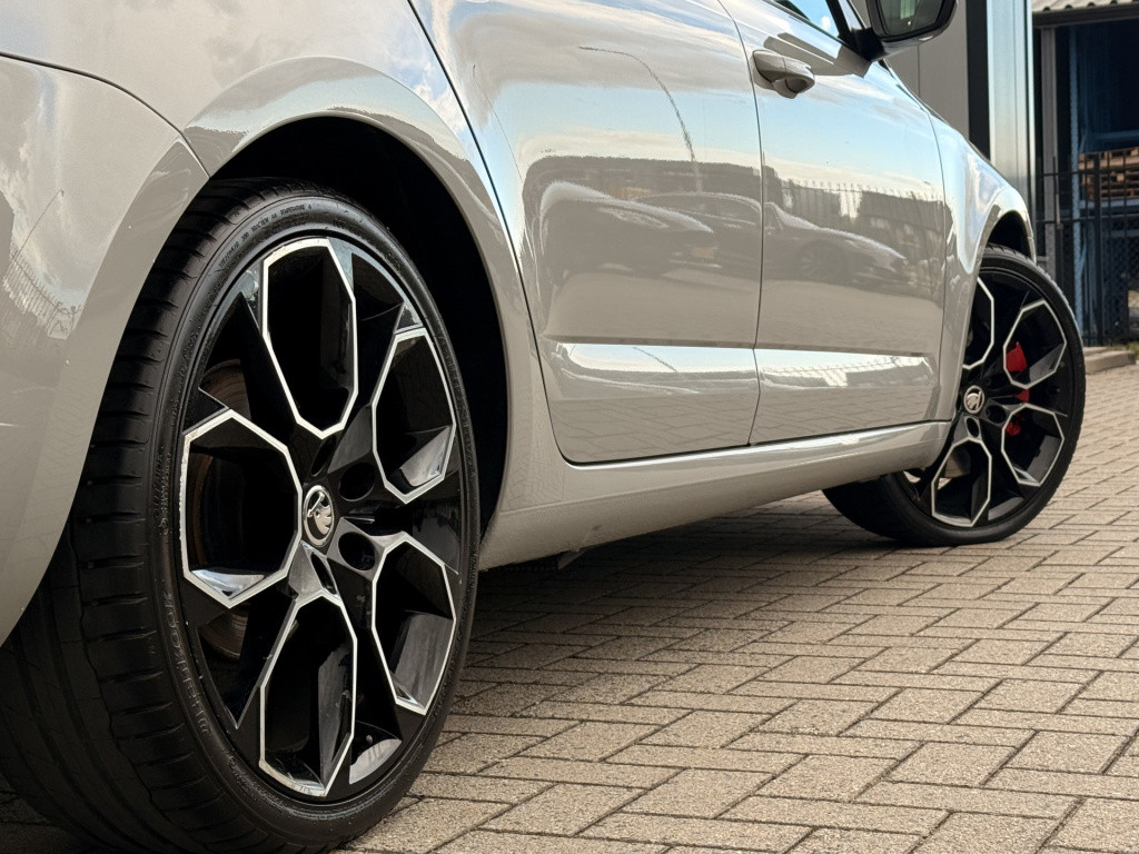 Skoda Octavia 2.0 tsi rs 230 pk | standkachel | leder | canton audio | navi