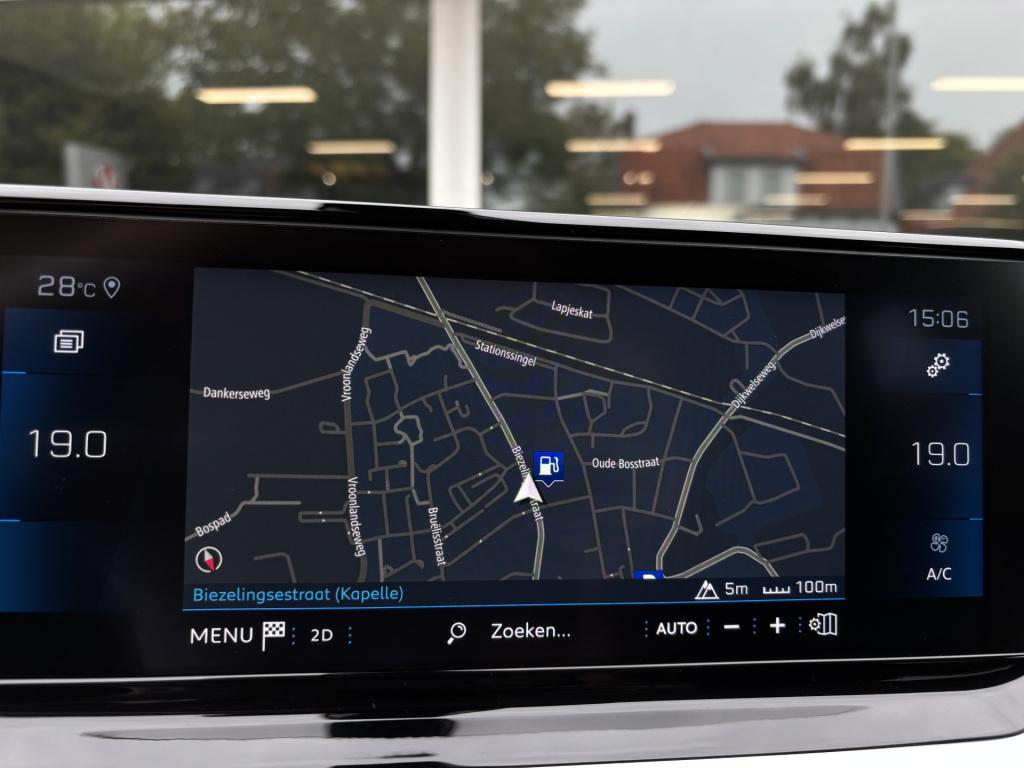 Peugeot 2008 1.2 puretech allure | keyless entry/start | adaptive cruise co
