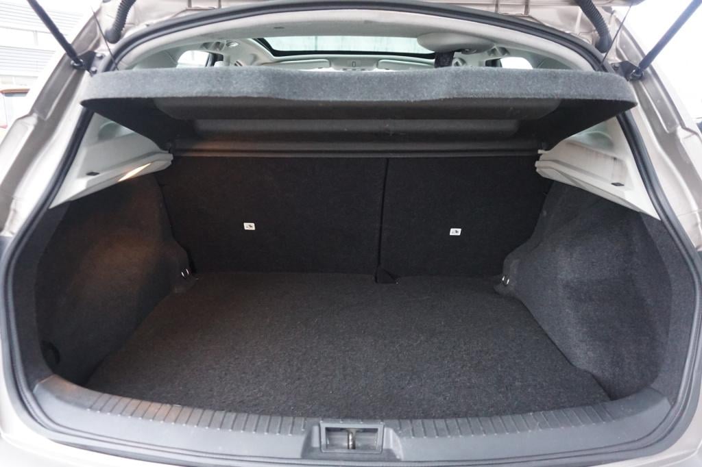 Nissan Qashqai 2.0 acenta automaat - airco / cruise / pano / parkeersens. /