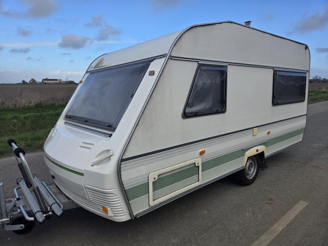Complete delta caravan met mover + voortent instapklaar