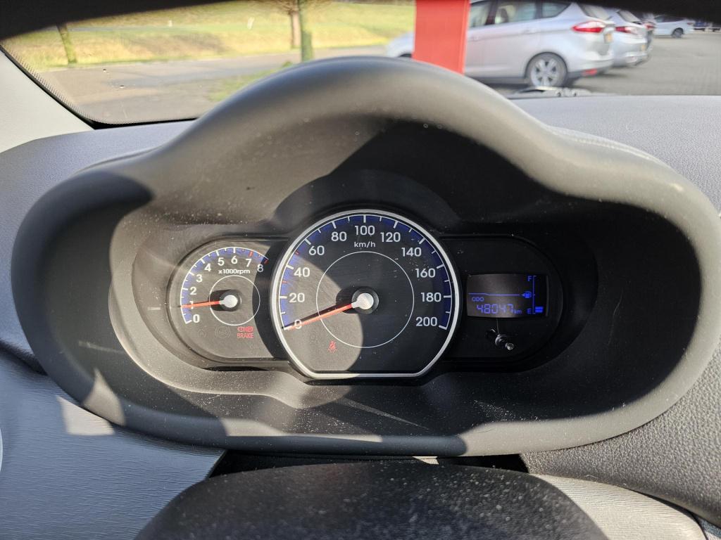 Hyundai I 10 1.0 pro lage kilometerstand! van 1e eigenaar.