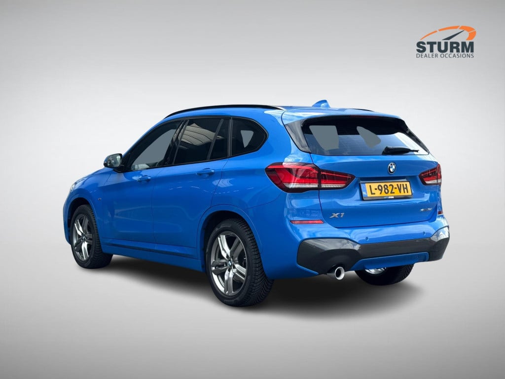 BMW X1 sdrive18i high executive m sport | trekhaak afneembaar | sportstoele