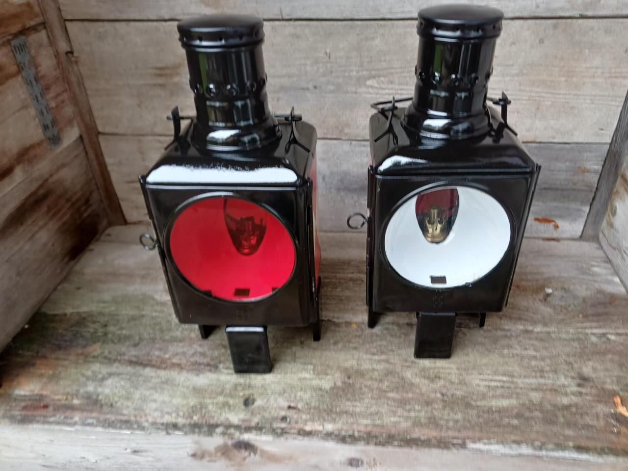 2 SPOORWEGLAMPEN