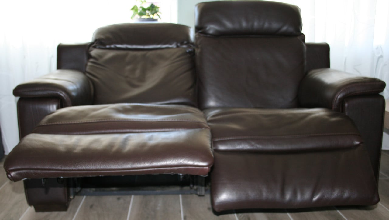 BRUIN LEDEREN BANKSTEL 2 ZITS MET RELAX FUNCTIE
