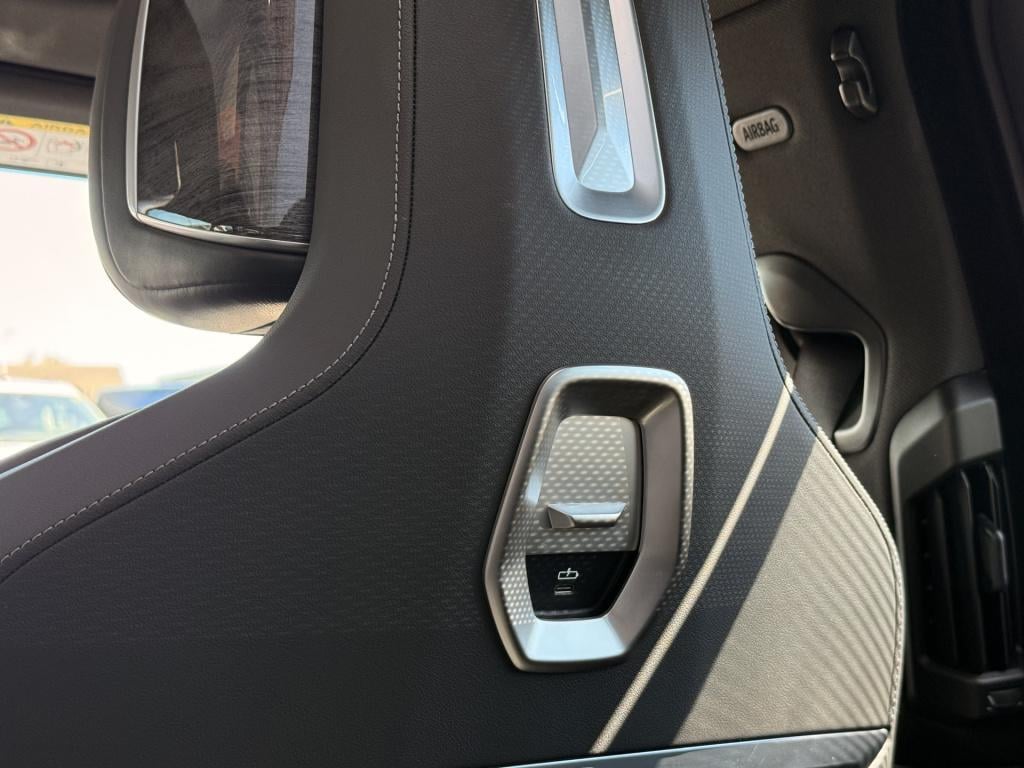 BMW 7 Serie 750e xdrive | bowers & wilkins | 360 | skylounge | leder | trek