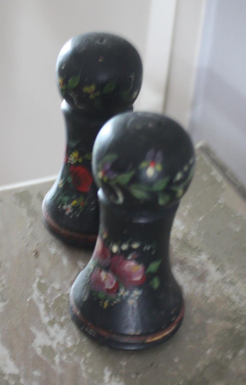 Houten peper en zoutstel met bloemen print