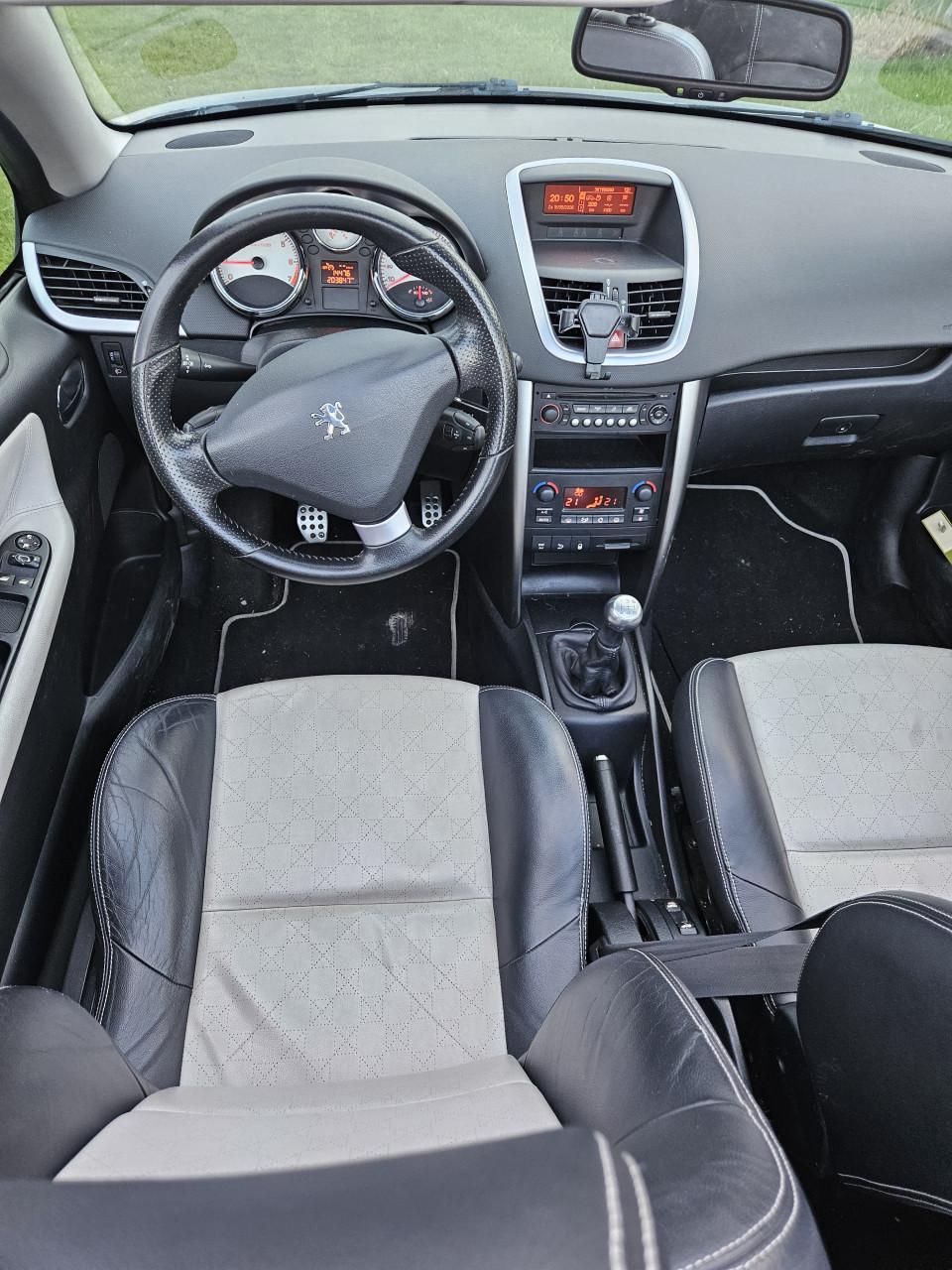 Mooie Peugeot 207cc Cabrio