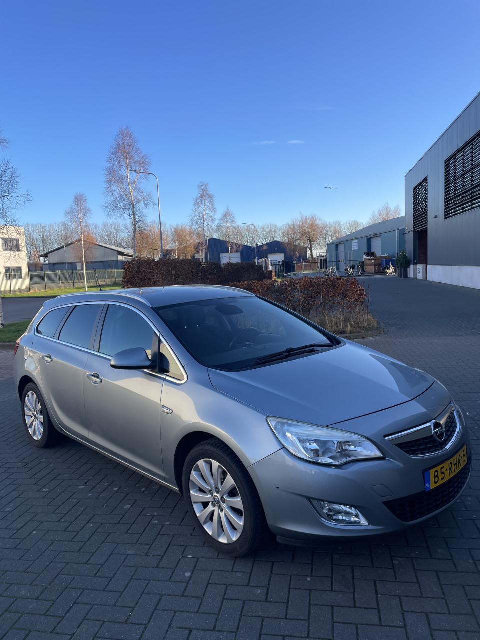 Opel Astra 1.4 Turbo 88KW ST 2011 Grijs | NAP | NIEUWE APK!