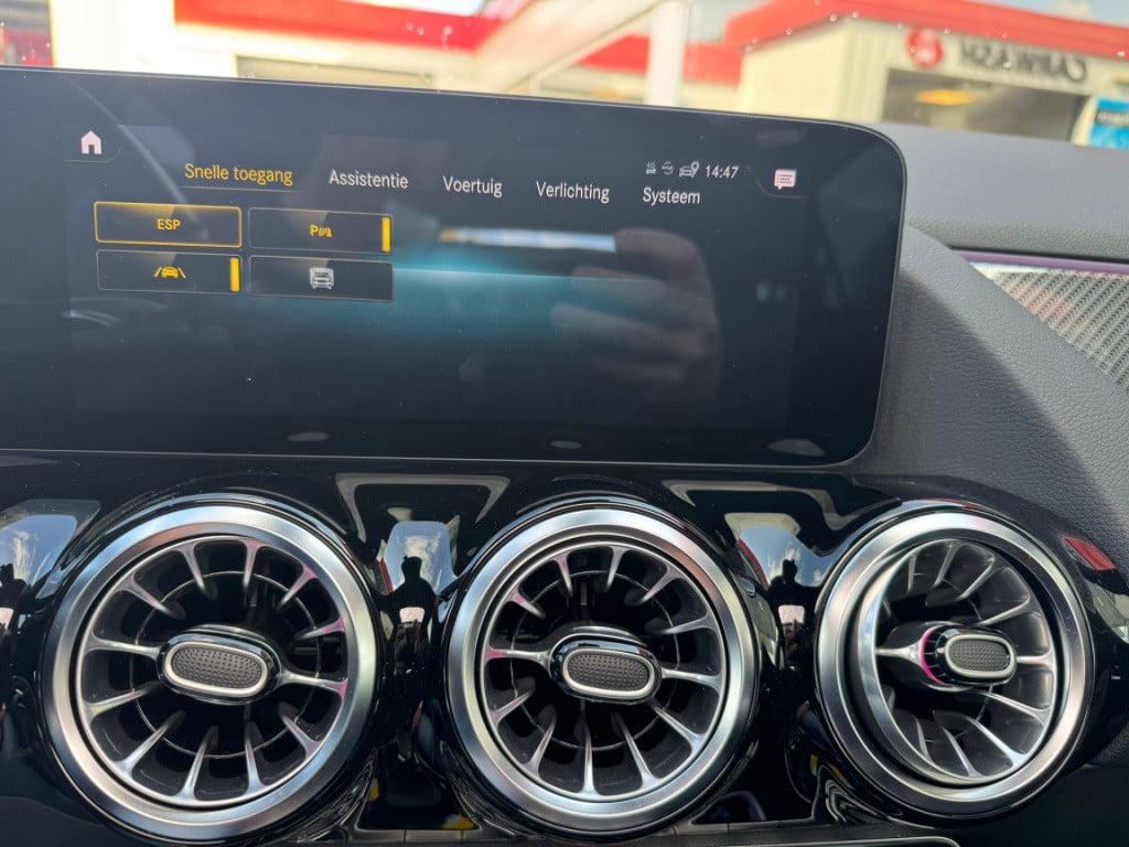 Mercedes-Benz Gla-klasse 180 business solution amg