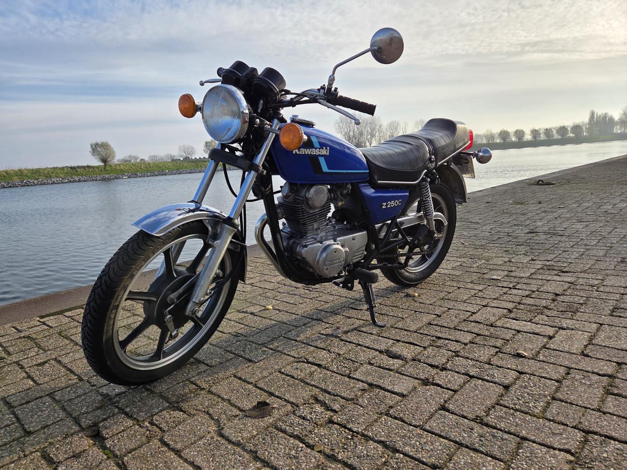 Kawasaki KZ250C inruiler/opknapper