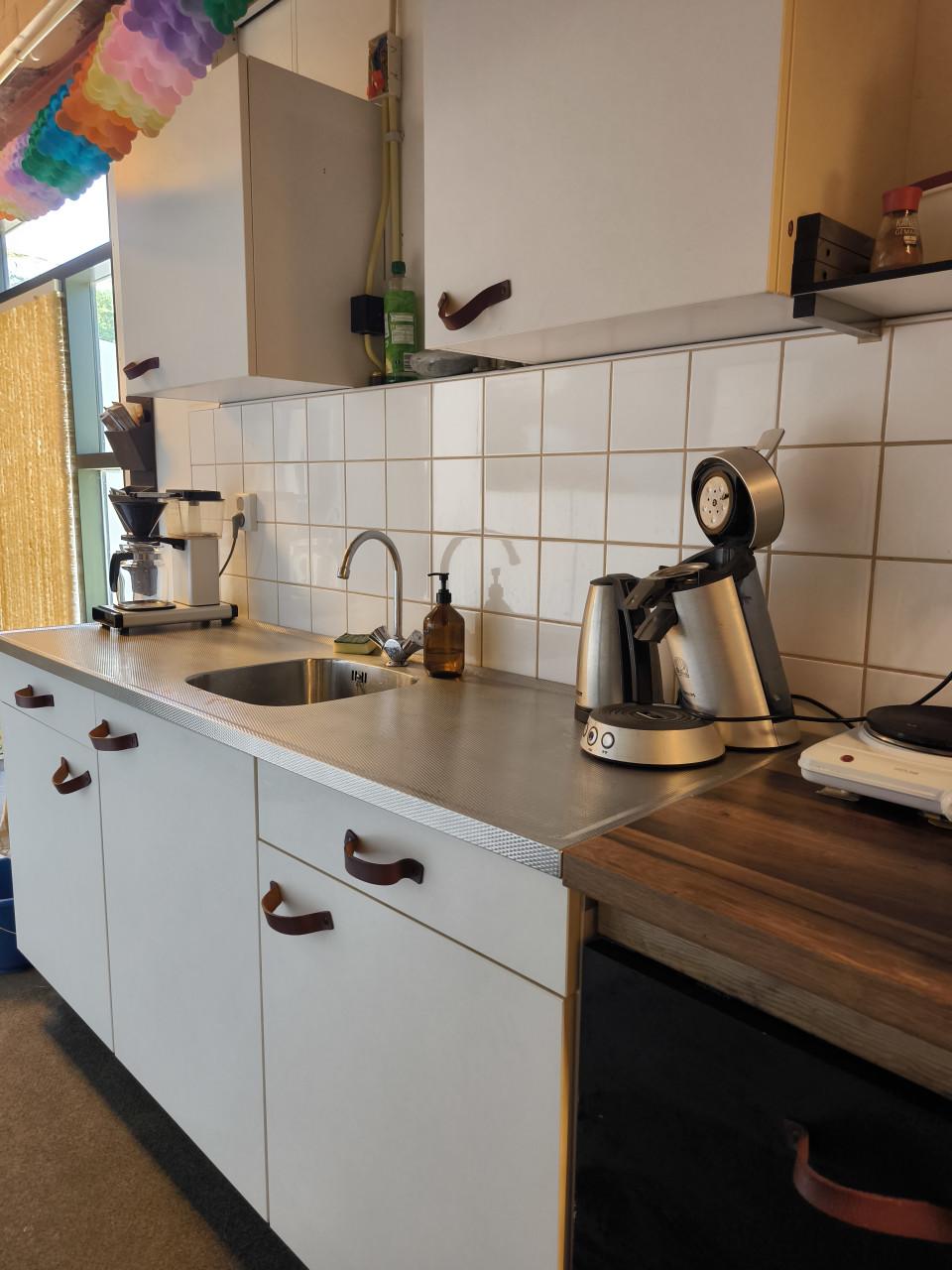 Ruime kantoor/ woonunits