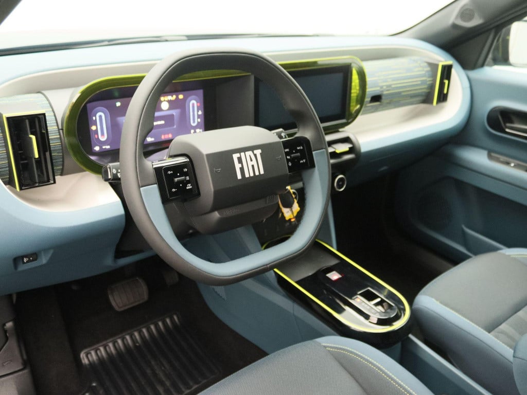 Fiat Panda grande 1.2 hybrid icon | camera | navigatie | apple carplay & an