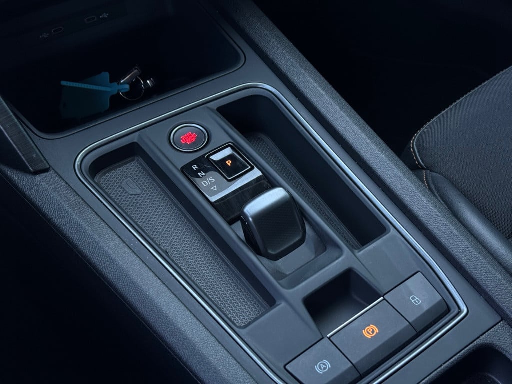 Cupra Formentor 1.4 e-hybrid business * matt grijs * navigatie * trekhaak