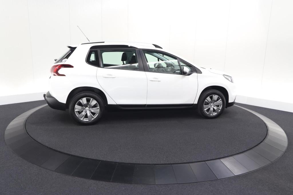 Peugeot 2008 puretech 110 blue lion | trekhaak | apple carplay | navigatie 
