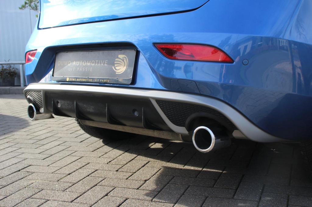 Volvo V40 2.0 t2 r-design - leder/alcantara - harman kardon - led - navi - 