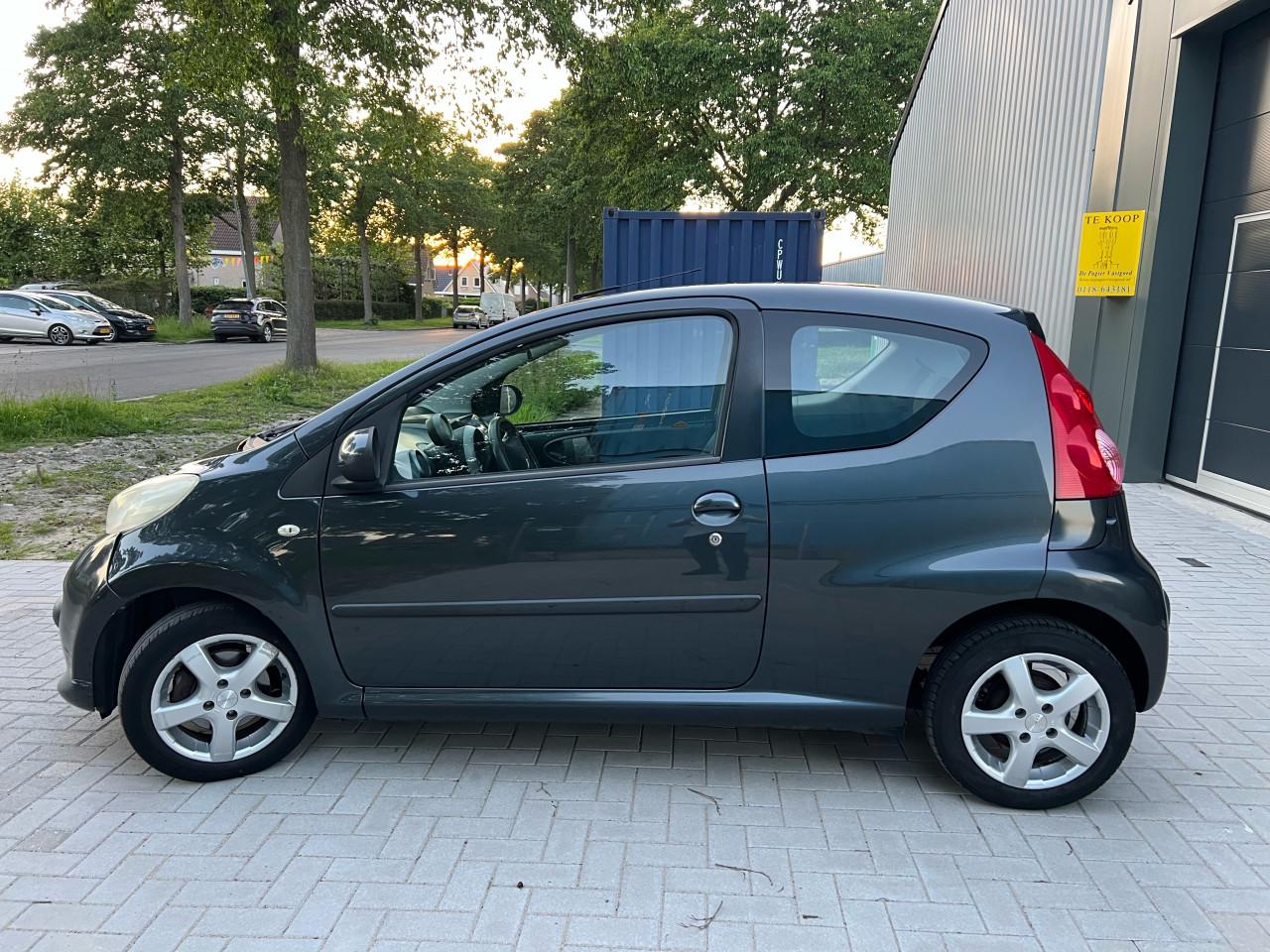 Peugeot 107- 1.0-12V XR Airco/ Scherm