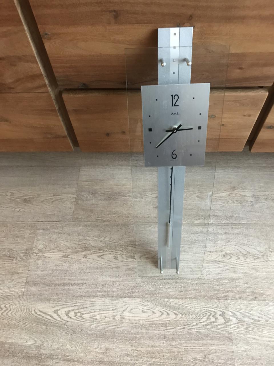 MOOIE GLAZEN KLOK MET SLINGER
