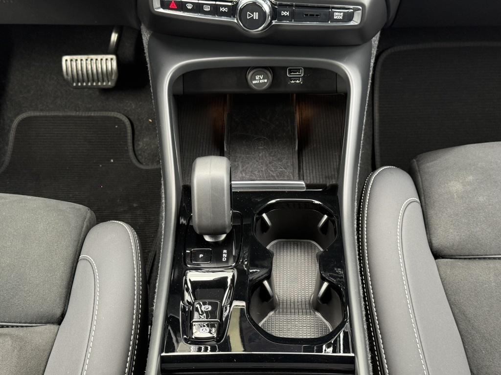 Volvo XC40 t5 262pk recharge ultimate dark| panodak| adap.cruise| camera| e