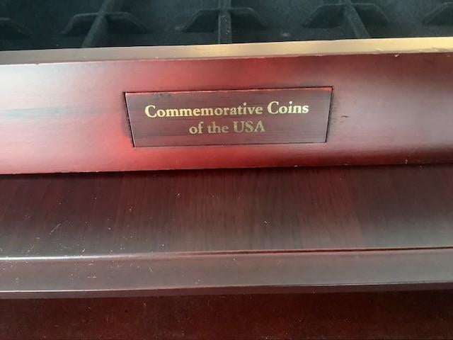 11 penningen / munten USA in luxe houten cassette.